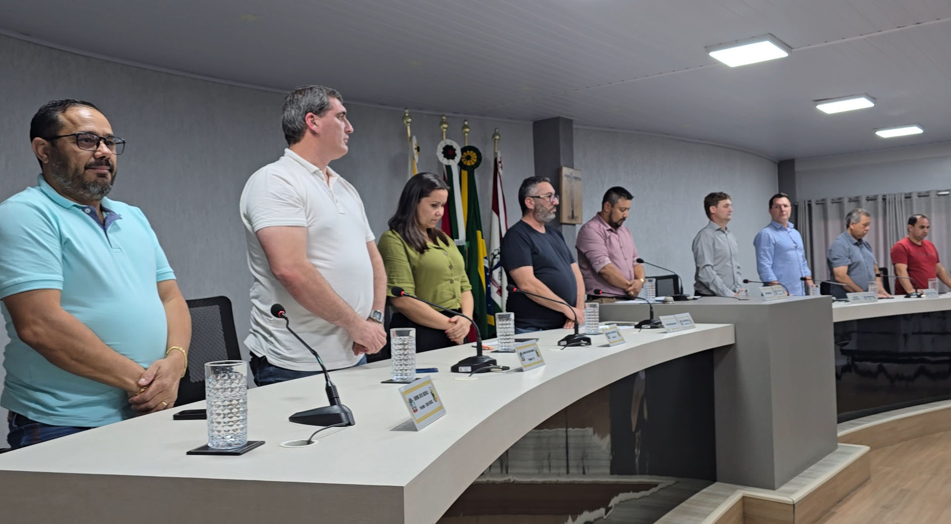 Câmara de Vereadores apresenta três projetos e aprova requerimento na 27ª sessão