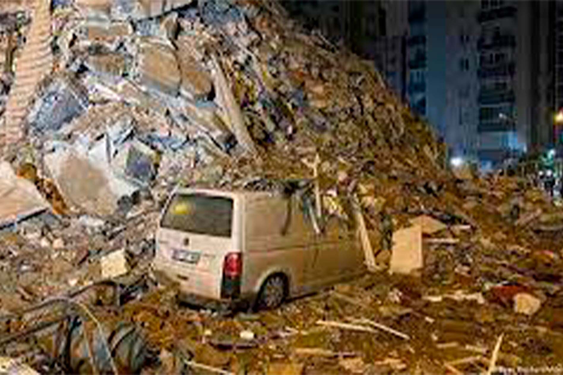 Terremoto de magnitude 7,8 deixa mais de 1.200 mortos na Turquia e na Síria