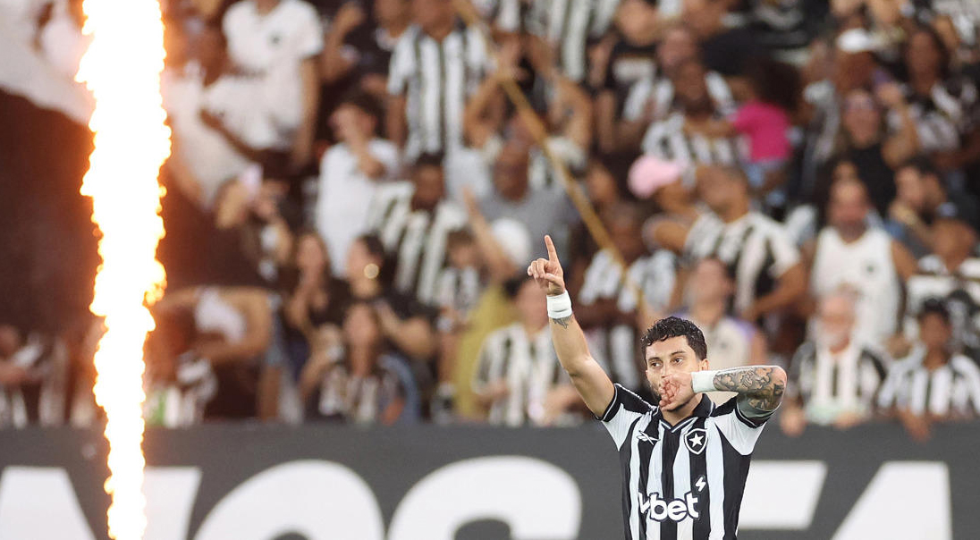 Botafogo vence a Chapecoense e larga na frente na Copa do Brasil