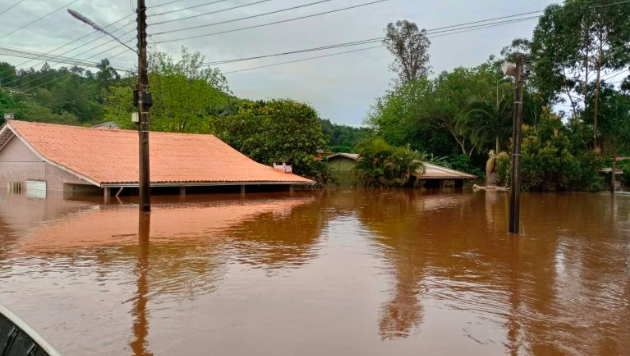 Após chuvas intensas, tempo deve mudar no início da semana em SC