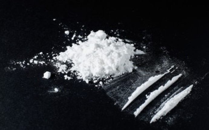 Homem é preso com cocaína durante abordagem