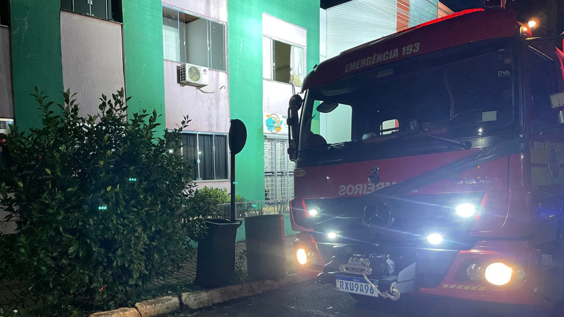Incêndio em apartamento mobiliza o Corpo de Bombeiros na Rua São Paulo