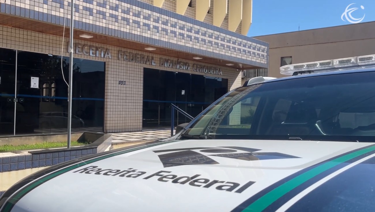 Receita Federal abre propostas para leilão com veículos, máquinas e sucatas na região