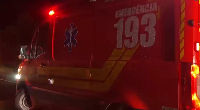 Homem sofre queimaduras ao usar álcool durante preparo de refeição