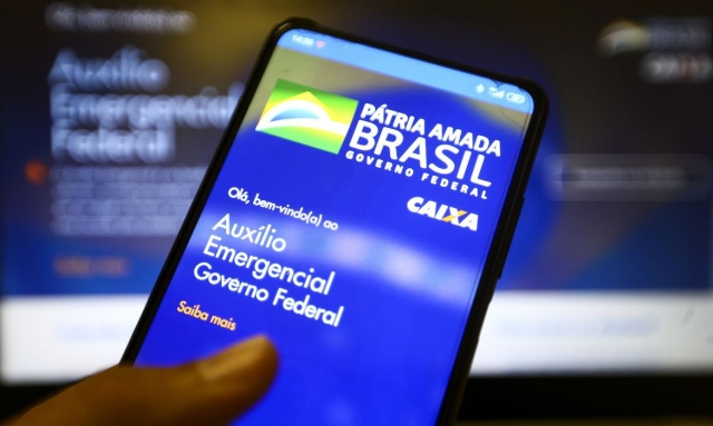 Quase R$ 2 bilhões do Auxílio Brasil foram pagos indevidamente, aponta CGU
