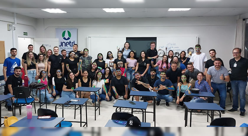 Unetri recebe calouros para o ano letivo com apresentação da instituição e trote consciente
