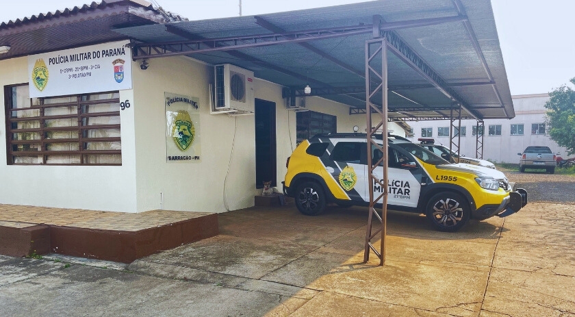 Polícia Militar apreende duas fiorinos com calçados sem nota fiscal