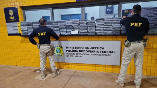PRF apreende 173 kg de cocaína em carga de sucata na BR-277