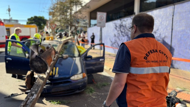 Simulação de desastre natural mobiliza equipes de resgate e segurança no centro