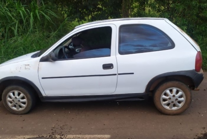 PMRv flagra Corsa com CRLV de Audi na SC-161 em Flor do Sertão