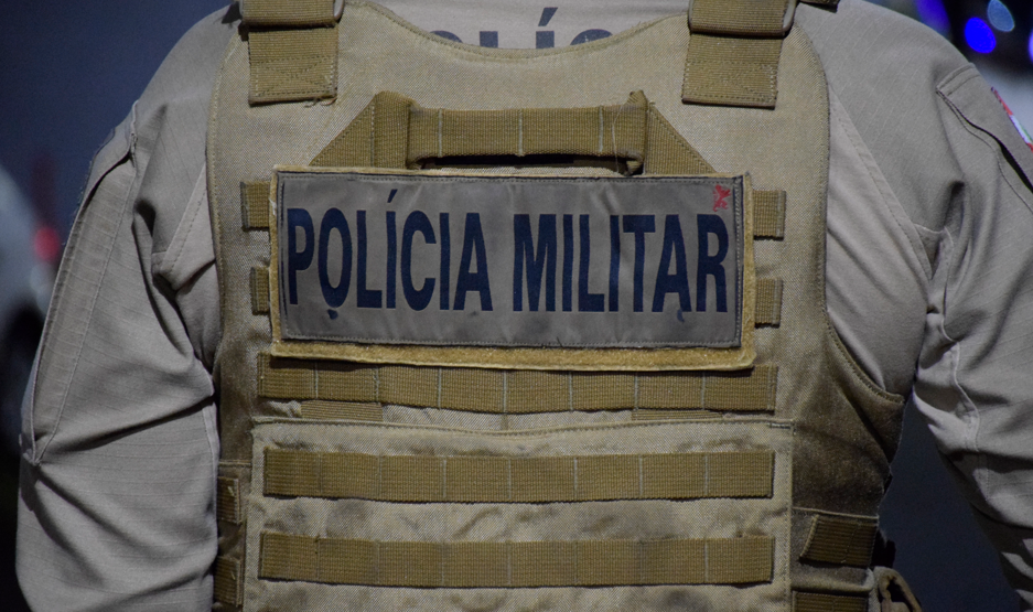 Dupla é flagrada com drogas durante abordagem