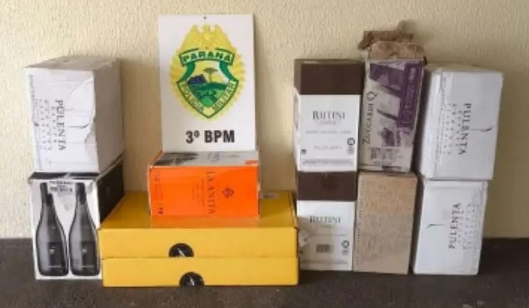 Polícia Militar apreende 60 garrafas de vinho importado irregularmente em Itapejara D'Oeste