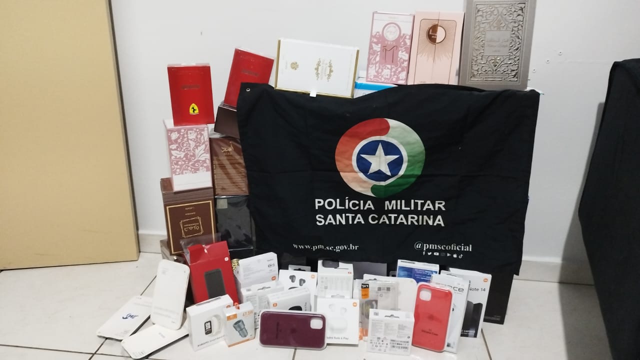 Polícia Militar apreende mercadorias estrangeiras sem nota fiscal