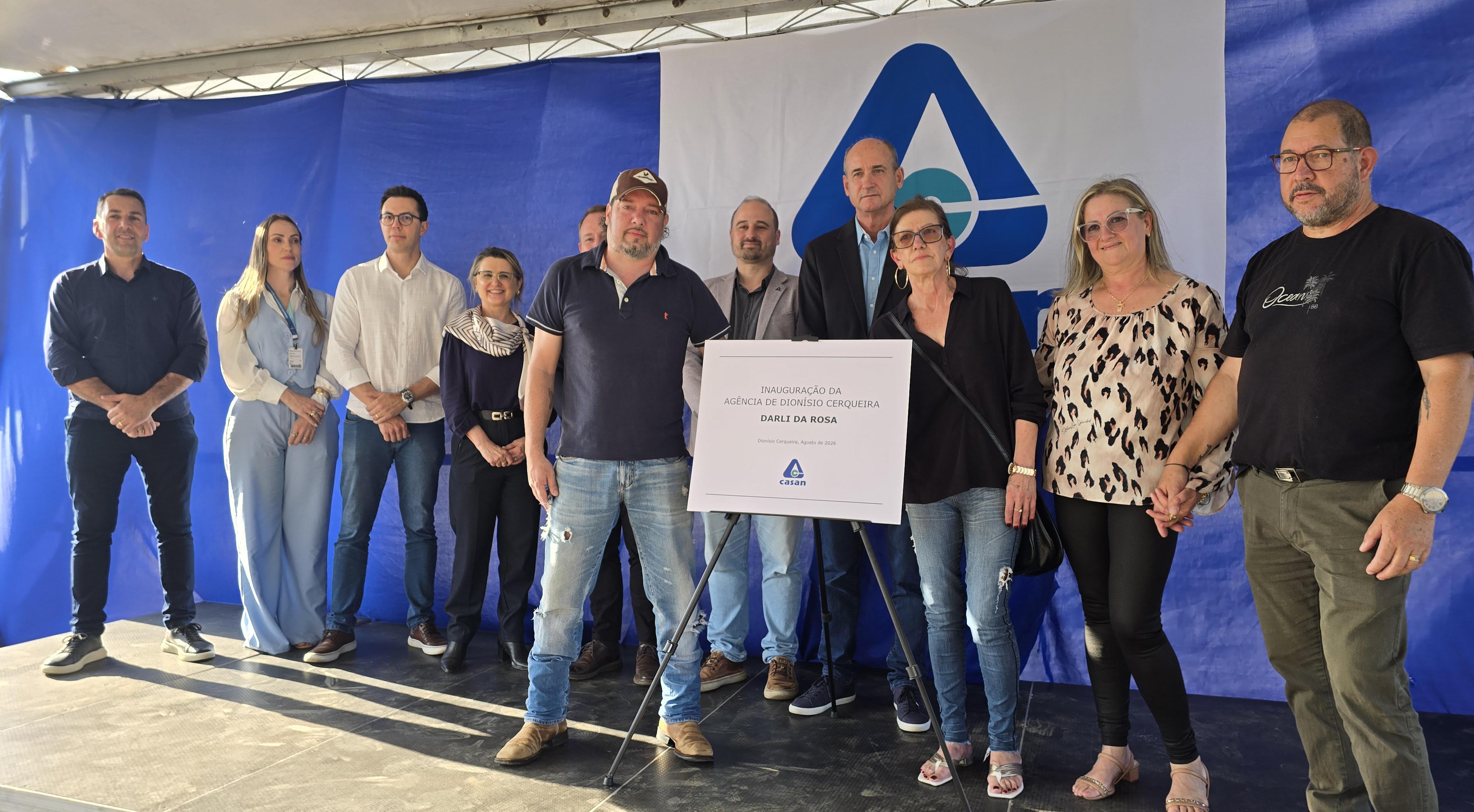 Casan inaugura agência com homenagem a Darli da Rosa, primeiro funcionário da companhia