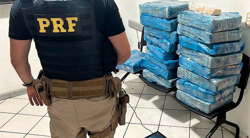 Homem sem CNH é preso com 137 quilos de maconha após perseguição em SC