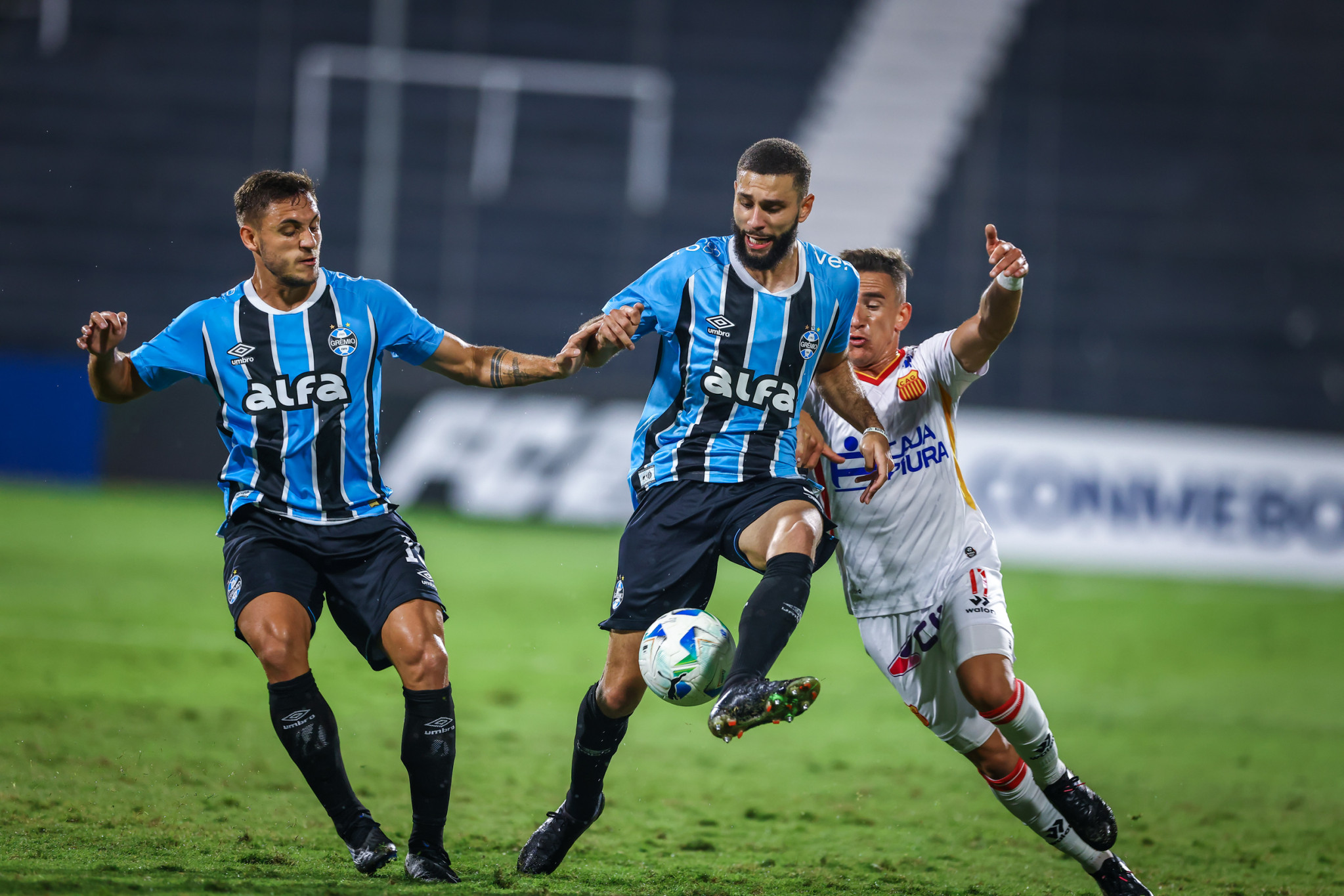 Grêmio faz jogo pobre e empata sem gols com o Atlético Grau no Peru