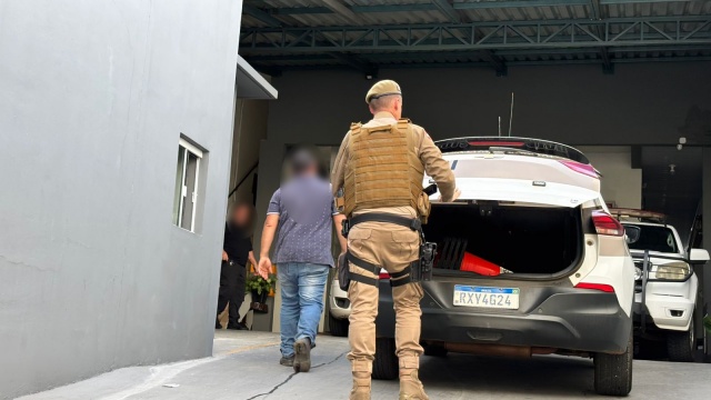 Homem é preso por dívida de pensão alimentícia