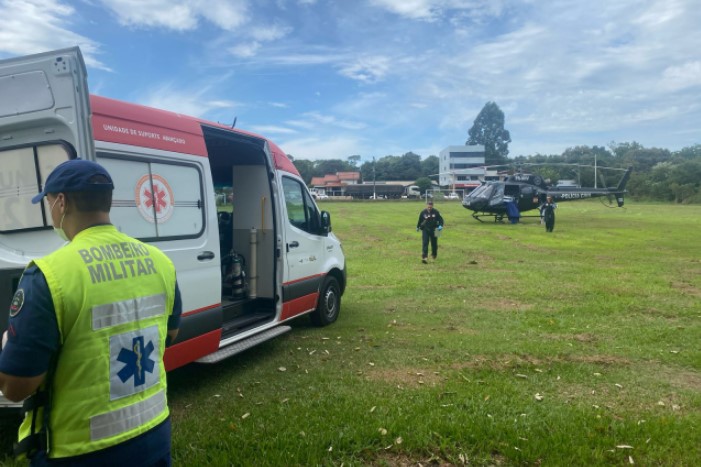Idoso sofre queda de 3 metros de altura e serviço aeromédico é acionado