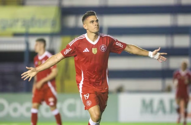 Borré reencontra os gols no Inter em estreia no ano e dá primeiro passo por redenção