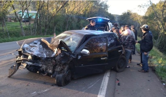 Colisão com cinco veículos deixa feridos na BR-282