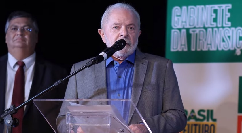 Lula anuncia Haddad, Rui Costa, Dino, Múcio e Vieira como ministros