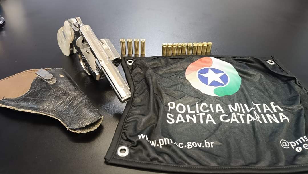 Polícia Militar prende homem por disparo e porte ilegal de arma de fogo