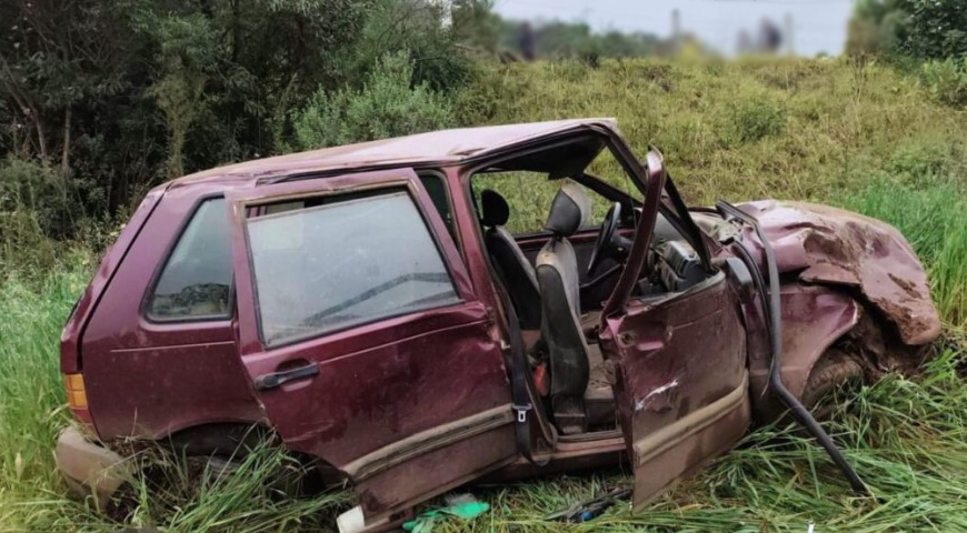 Mulher morre após capotamento na SC-355; motorista não possuía CNH