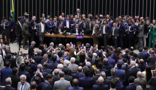 Prisão, caos no Congresso… a semana política do Brasil: para você não ficar por fora