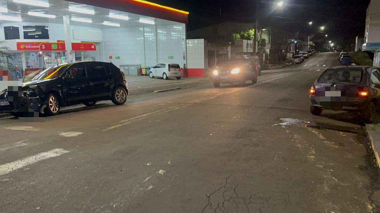 Colisão entre veículos  é registrado no bairro da Cango