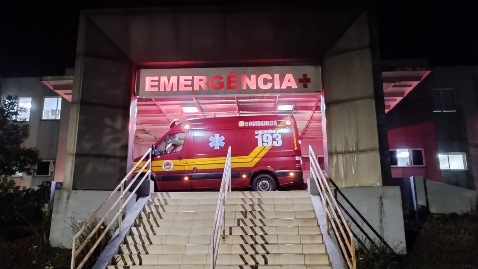 Ciclista sofre ferimentos em colisão com carro no centro de Dionísio Cerqueira