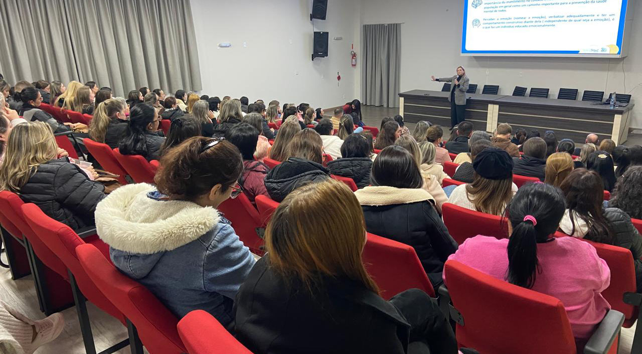 Formação aborda habilidades emocionais e saúde dos educadores em Dionísio Cerqueira