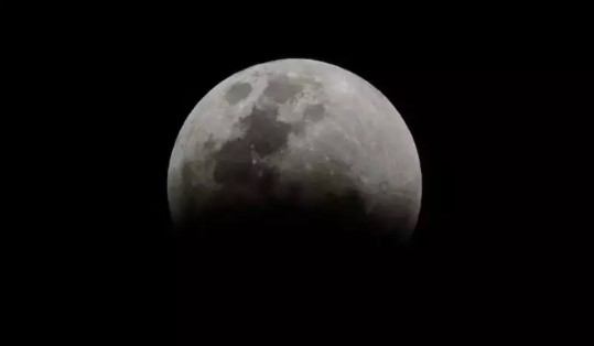 Eclipse lunar será visível para todo o Brasil nesta terça-feira (17); veja o horário
