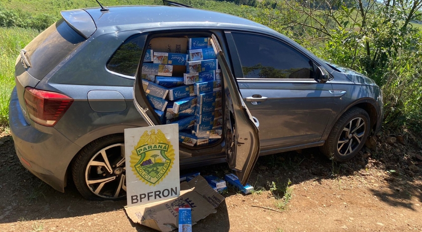 Veículo com 1250 pacotes de cigarros contrabandeados é apreendido