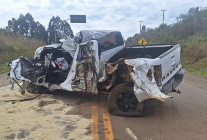Ultrapassagem em local proibido termina em colisão frontal e deixa motorista em estado grave em SC