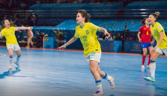 Brasil supera Espanha e se garante na final