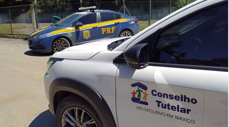 Viajando escondidos, adolescentes, de 13 e 14, são pegos após dirigir 400 km pela BR-280