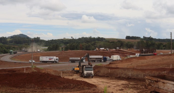 34% da obra do elevado no entroncamento das BRs 282 e 158 está concluída