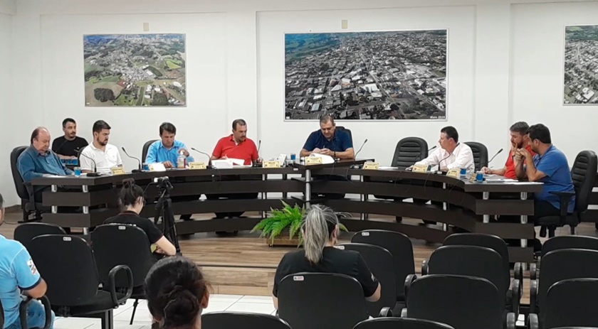 Projeto de Lei, indicações e moções são apreciados pelos vereadores em sessão do legislativo barraconense