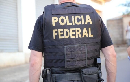 PF extradita argentino foragido por estupro de vulnerável e o entrega à Justiça de SC