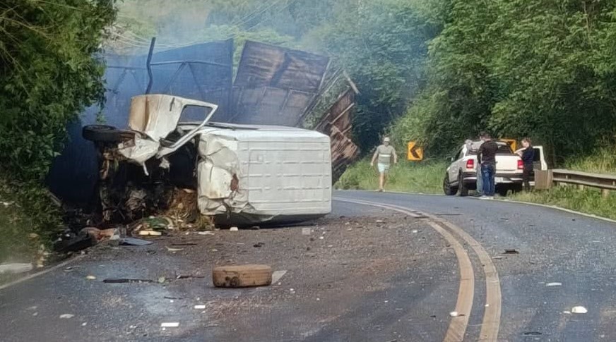 Grave acidente deixa mortos na PR-281, na Serra de São Valério