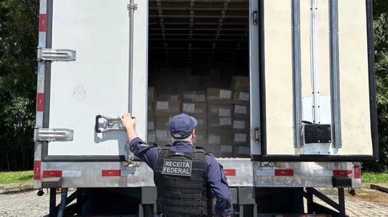 Operação em SC resulta na apreensão de carga de camarões avaliada em R$ 400 mil