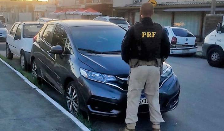 PRF prende quadrilha e recupera automóvel furtado em SC