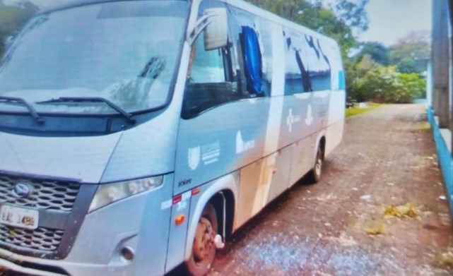 PM recupera micro-ônibus furtado da Secretaria de Saúde
