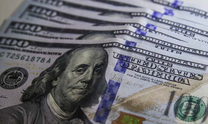 Dólar sobe para R$ 5,20 e fecha no maior nível em 11 dias