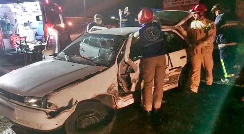 Grave acidente deixa dois feridos na PR-483