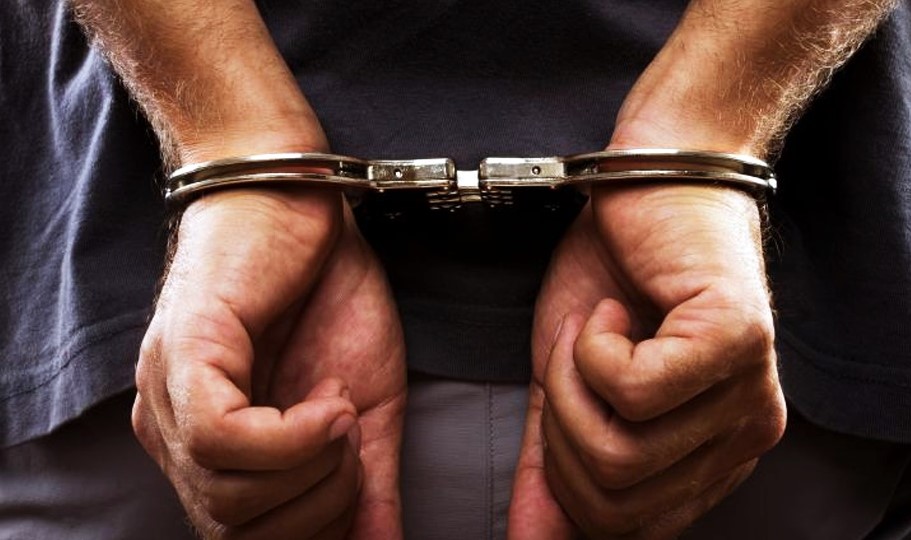 Homem de 39 anos é preso por força de mandado judicial