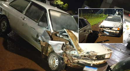 Colisão entre Ford Fiesta e Volkswagen Voyage é registrada em frente a hospital