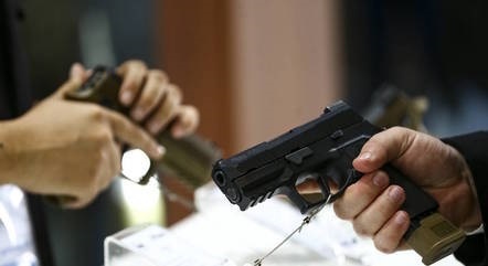 Dados do Ministério da Justiça mostram que 279 armas foram apreendidas por dia em 2023