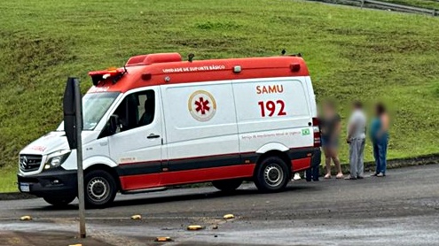 Ciclista fica ferido após colisão com veículo