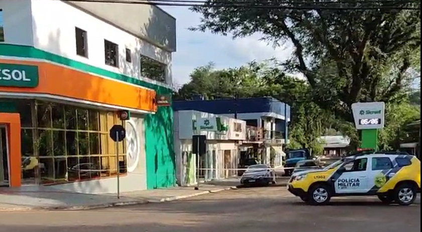 Policiais militares entram em confronto armado com suspeitos que realizavam roubo a duas agências bancárias em Sulina